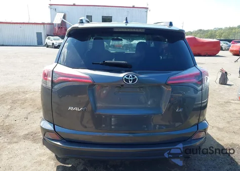 2016 Toyota Rav4 Le z USA, uszkodzony, nr VIN JTMZFREV2GJ063054